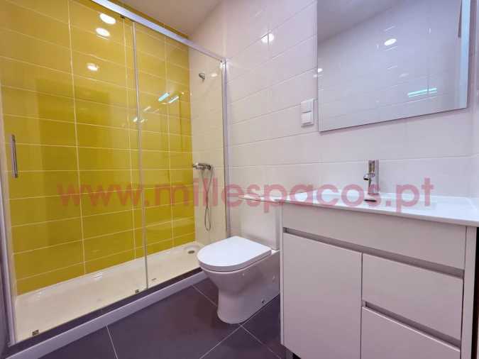Apartamento T1 para Arrendamento em Campo de Ourique Foto 11
