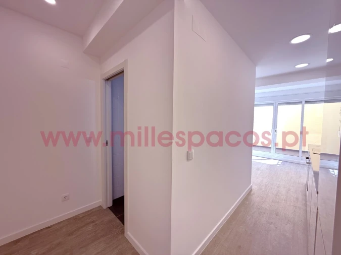 Apartamento T1 para Arrendamento em Campo de Ourique Foto 16