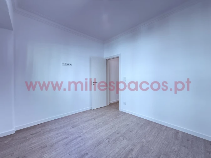 Apartamento T1 para Arrendamento em Campo de Ourique Foto 17