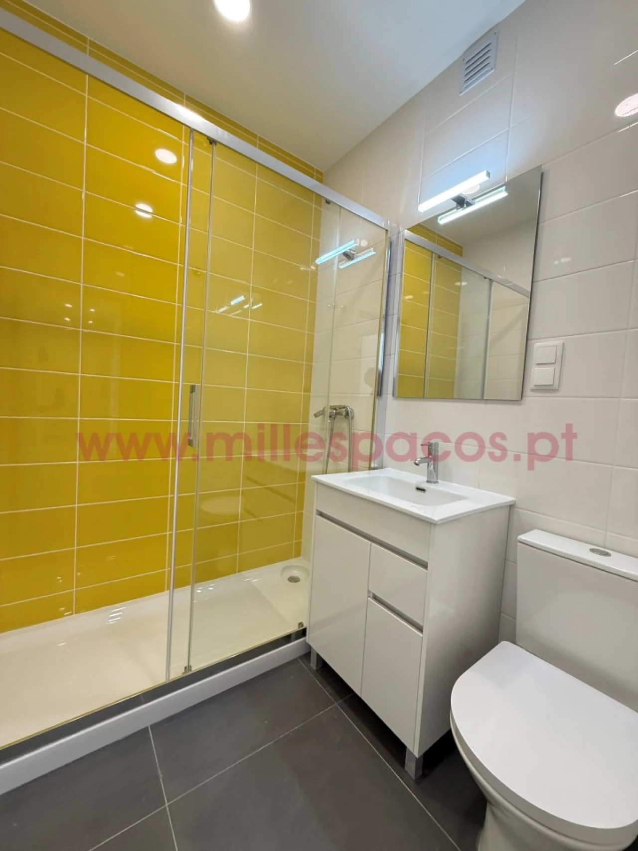 Apartamento T2 para Arrendamento em Campo de Ourique Foto 13