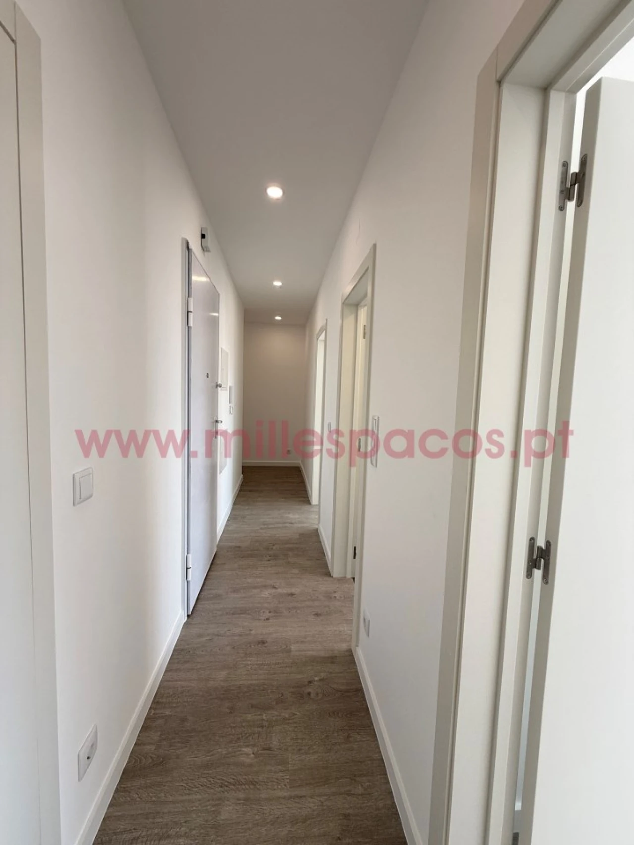 Apartamento T2 para Arrendamento em Campo de Ourique Foto 15