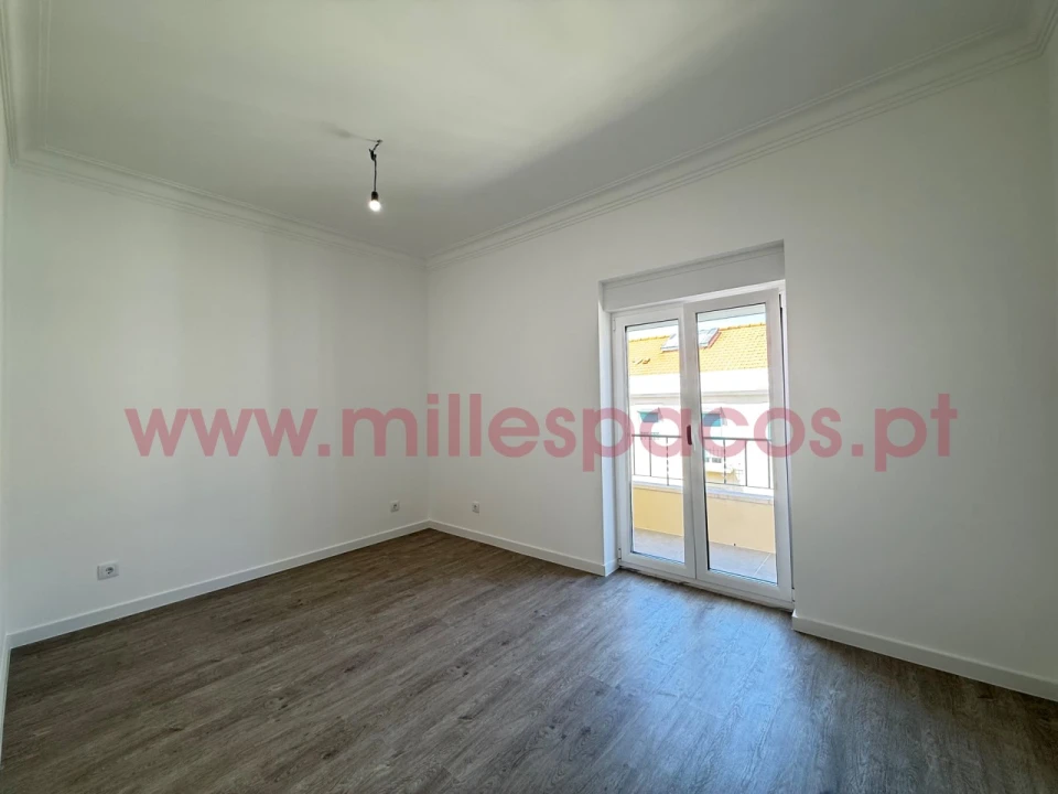 Apartamento T2 para Arrendamento em Campo de Ourique Foto 18