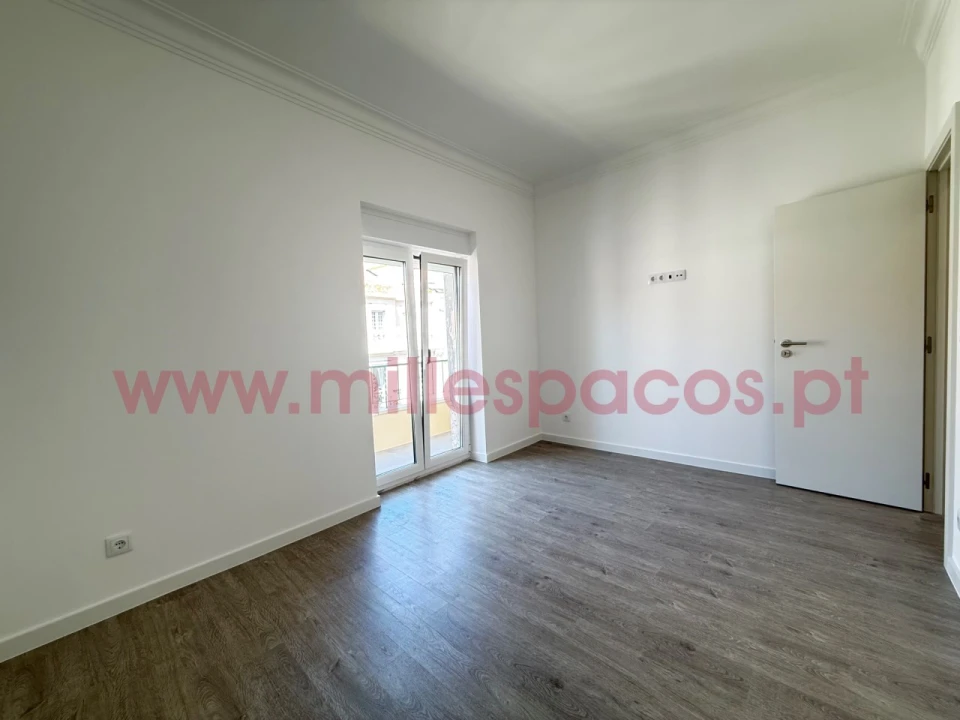 Apartamento T2 para Arrendamento em Campo de Ourique Foto 20