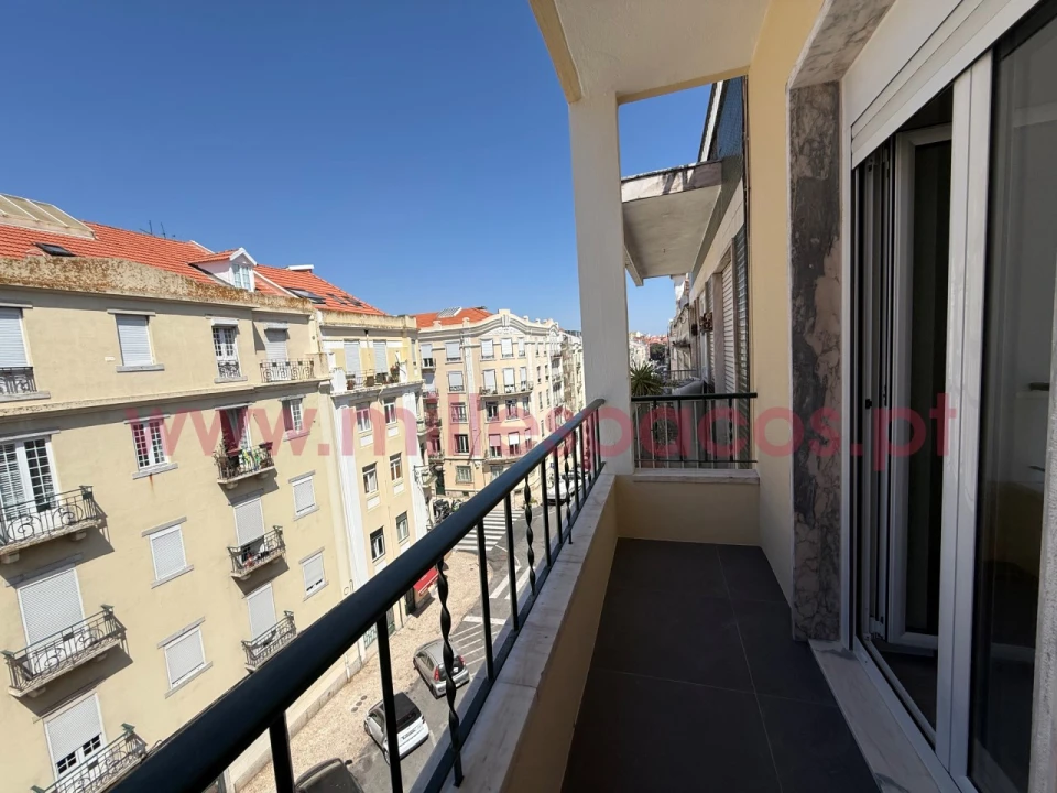 Apartamento T2 para Arrendamento em Campo de Ourique Foto 21