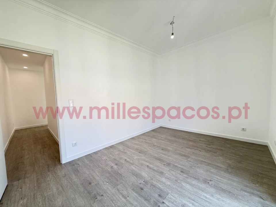 Apartamento T2 para Arrendamento em Campo de Ourique Foto 22