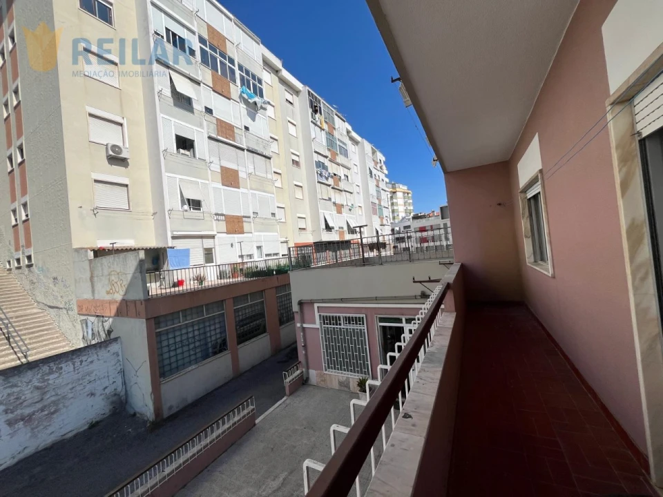 Apartamento T1 para Arrendamento em Santa Iria de Azoia, São João da Talha e Bobadela Foto 2