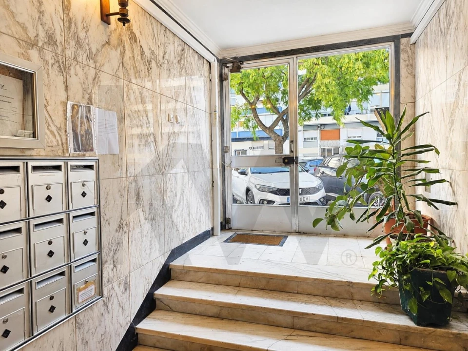 Apartamento T3 para Venda em Odivelas Foto 1