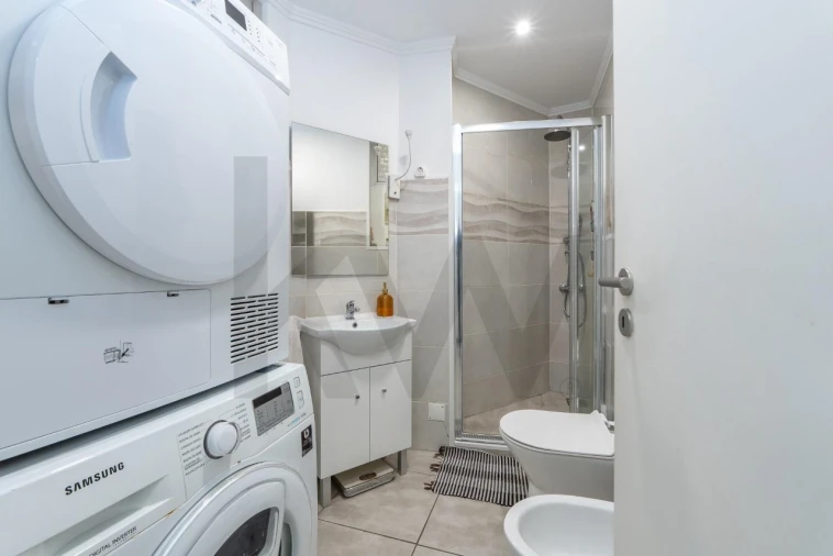 Apartamento T5 para Venda em Santo António Foto 7