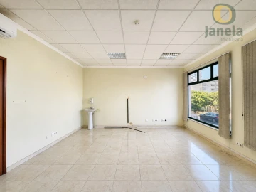 Loja para Venda em Faro (Sé e São Pedro)