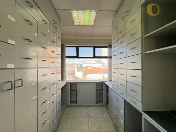 Loja para Venda em Faro (Sé e São Pedro)