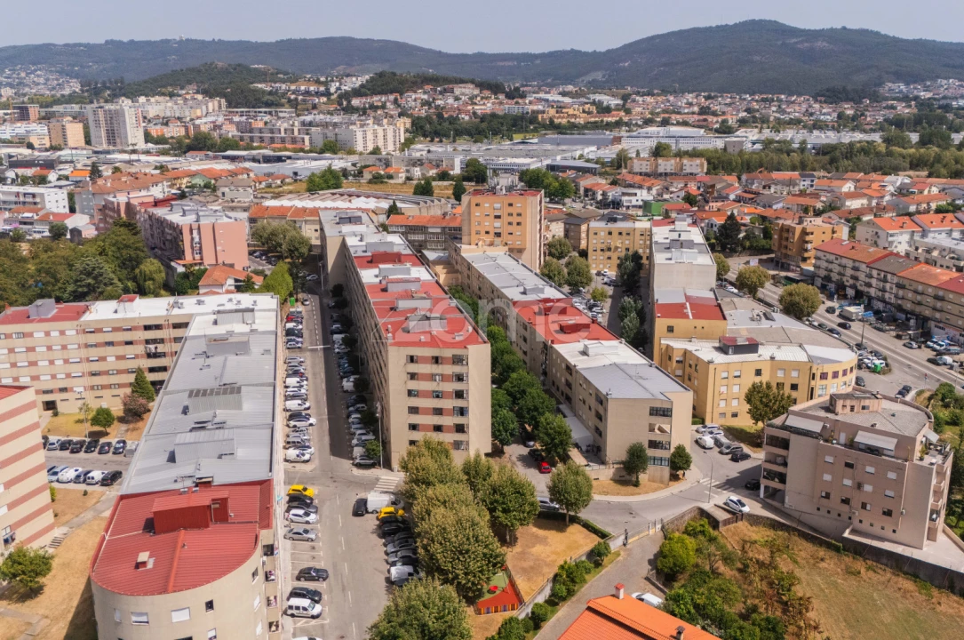 Apartamento T2 para Venda em Ferreiros e Gondizalves Foto 2