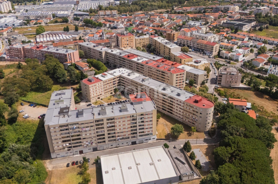 Apartamento T2 para Venda em Ferreiros e Gondizalves Foto 14