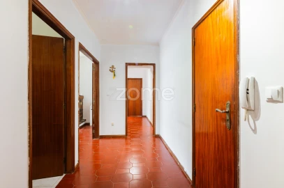 Apartamento T2 para Venda em Ferreiros e Gondizalves