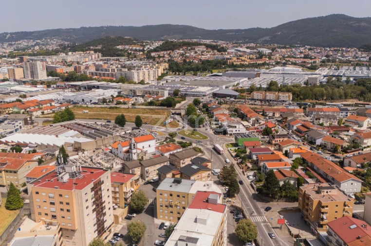 Apartamento T2 para Venda em Ferreiros e Gondizalves Foto 15