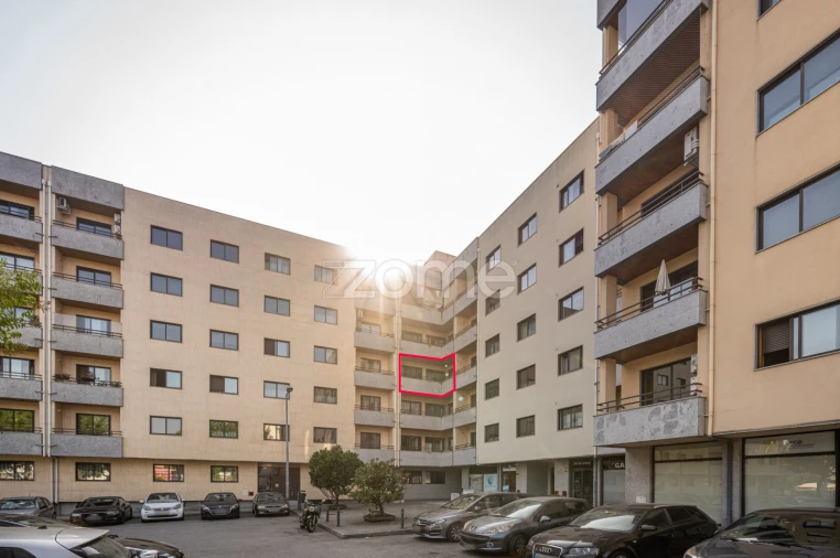 Apartamento T2 para Venda em Braga (Maximinos, Sé e Cividade) Foto 2