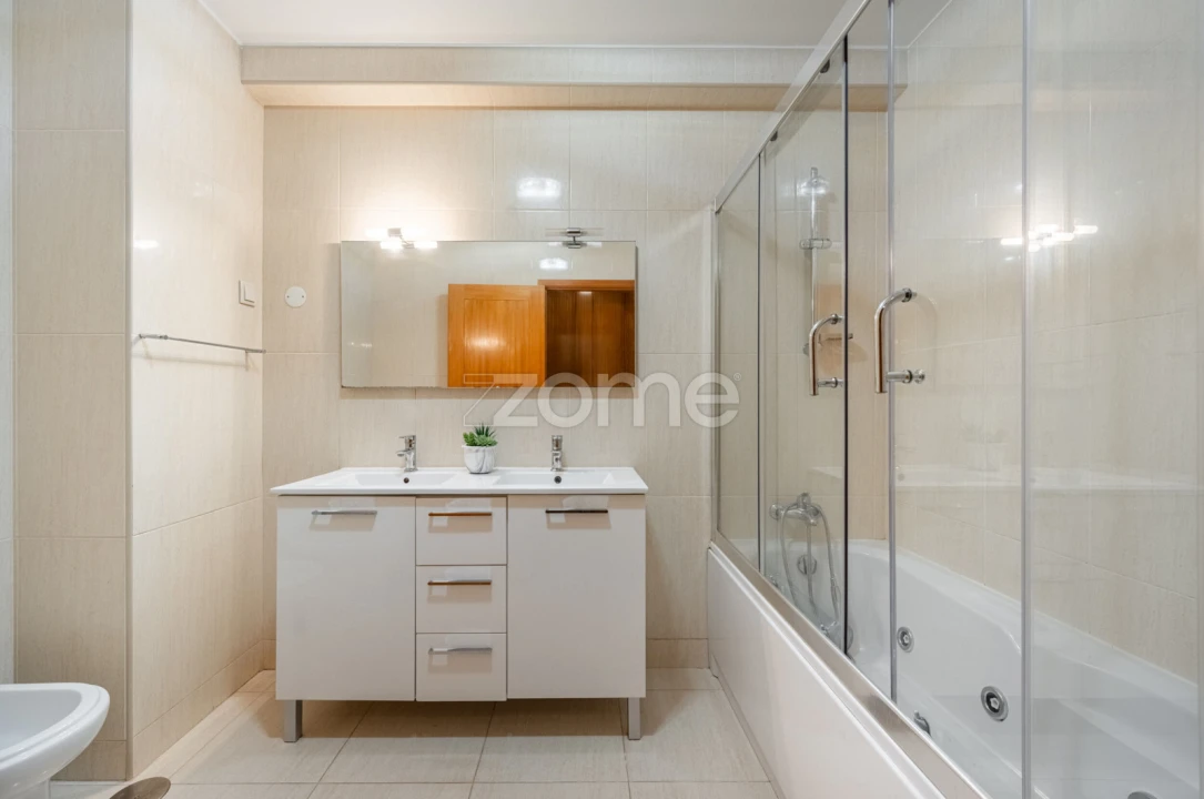 Apartamento T2 para Venda em Braga (Maximinos, Sé e Cividade) Foto 14