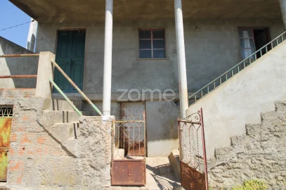 Moradia T6 para Venda em Noura e Palheiros