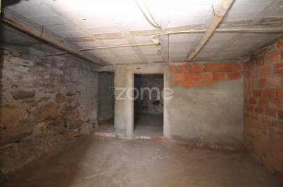 Moradia T6 para Venda em Noura e Palheiros