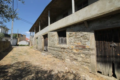 Moradia T6 para Venda em Noura e Palheiros