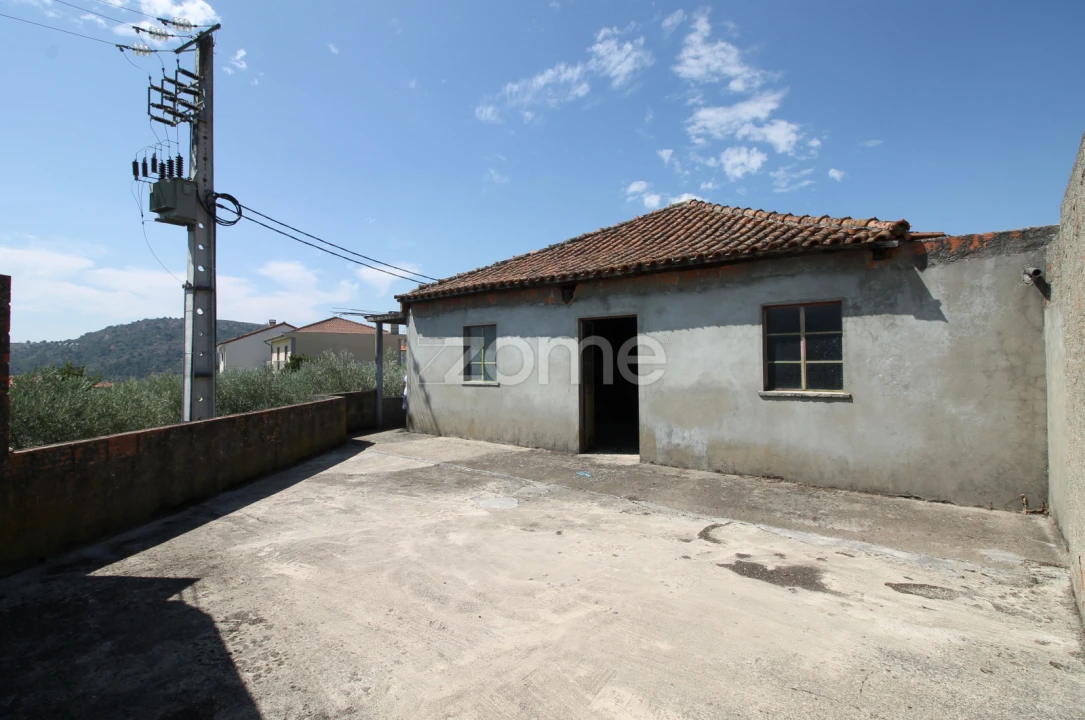 Moradia T6 para Venda em Noura e Palheiros Foto 34