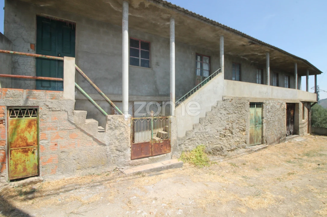 Moradia T6 para Venda em Noura e Palheiros Foto 1