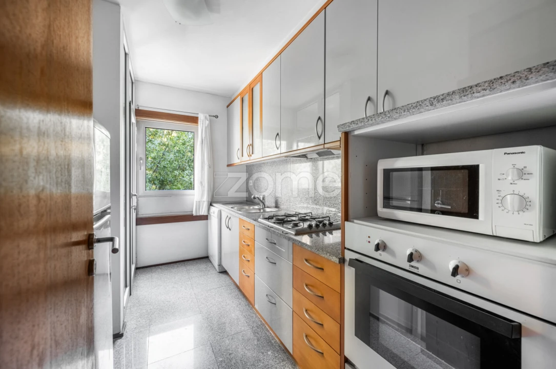 Apartamento T1 para Venda em Lordelo do Ouro e Massarelos Foto 11