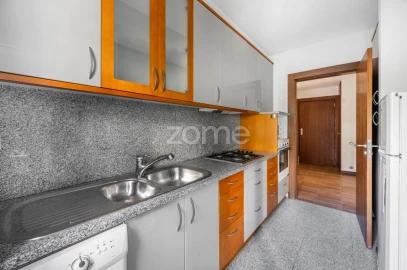 Apartamento T1 para Venda em Lordelo do Ouro e Massarelos