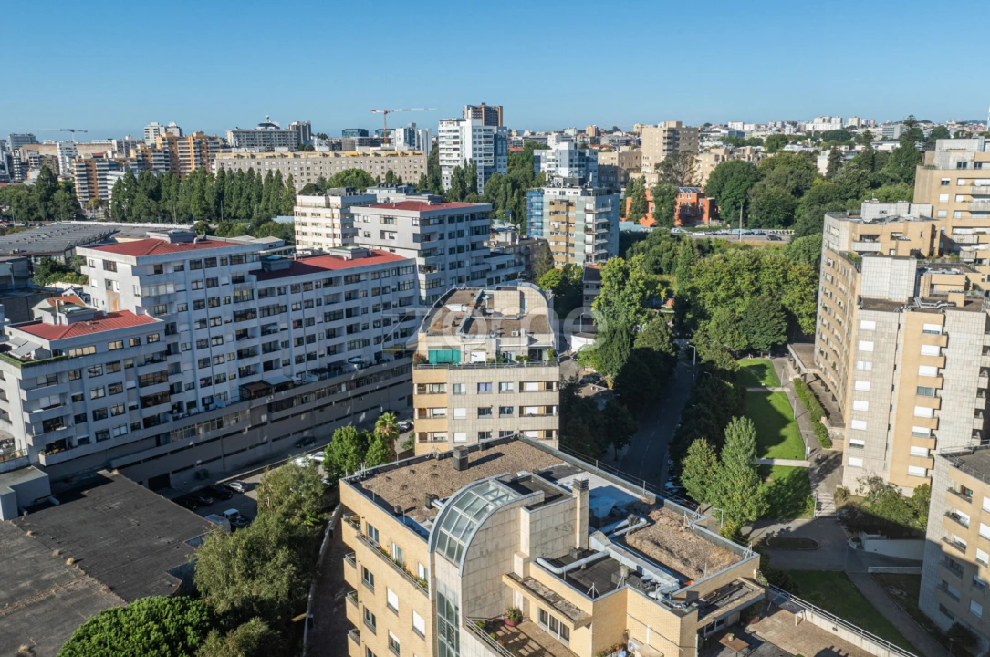 Apartamento T1 para Venda em Lordelo do Ouro e Massarelos Foto 1