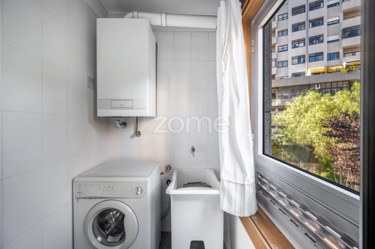 Apartamento T1 para Venda em Lordelo do Ouro e Massarelos Foto 14