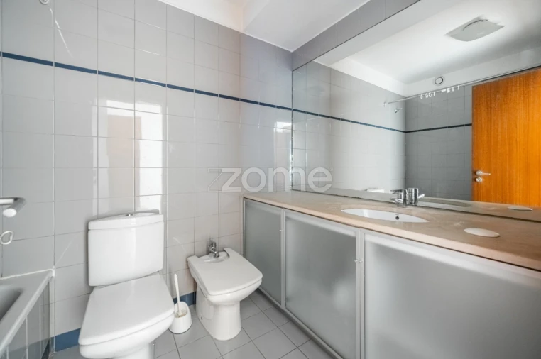 Apartamento T1 para Venda em Lordelo do Ouro e Massarelos Foto 10
