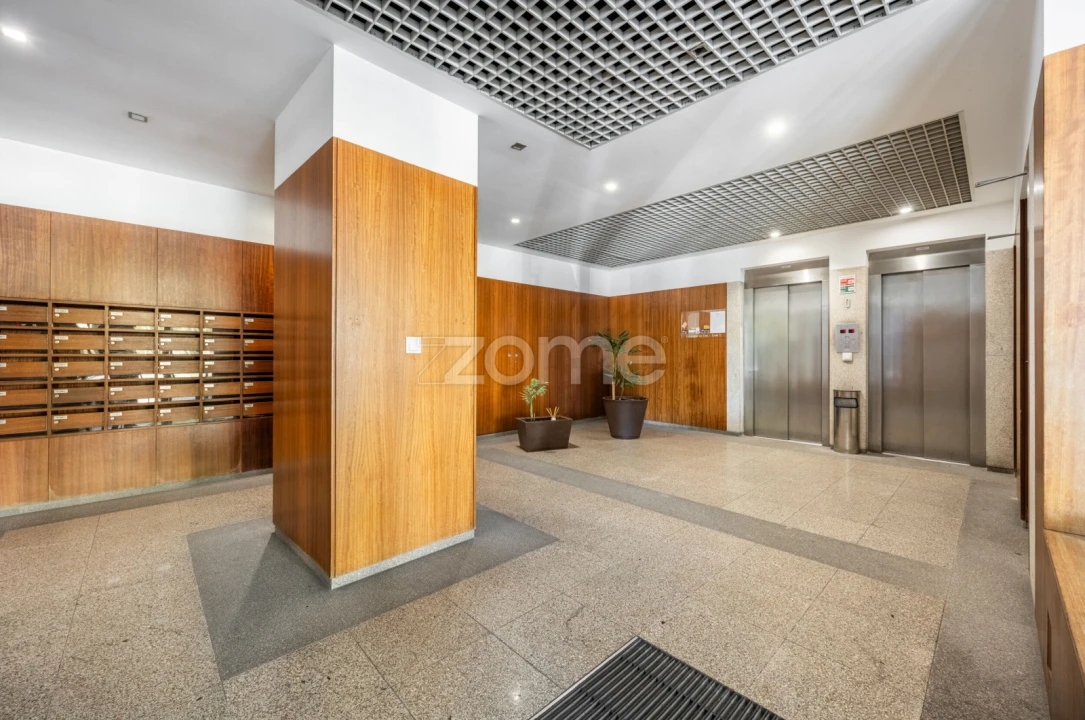 Apartamento T1 para Venda em Lordelo do Ouro e Massarelos Foto 7