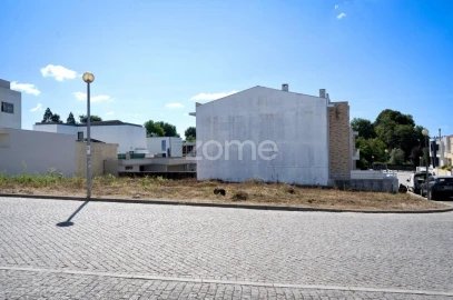 Terreno para Venda em Castêlo da Maia