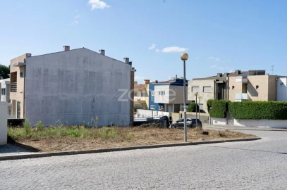 Terreno para Venda em Castêlo da Maia