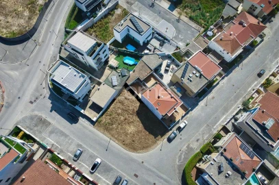 Terreno para Venda em Castêlo da Maia