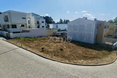 Terreno para Venda em Castêlo da Maia