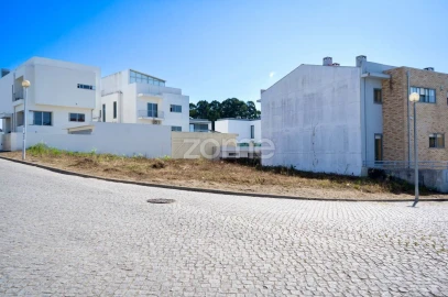 Terreno para Venda em Castêlo da Maia