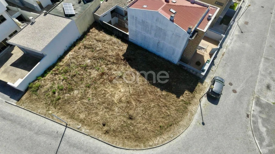 Terreno para Venda em Castêlo da Maia