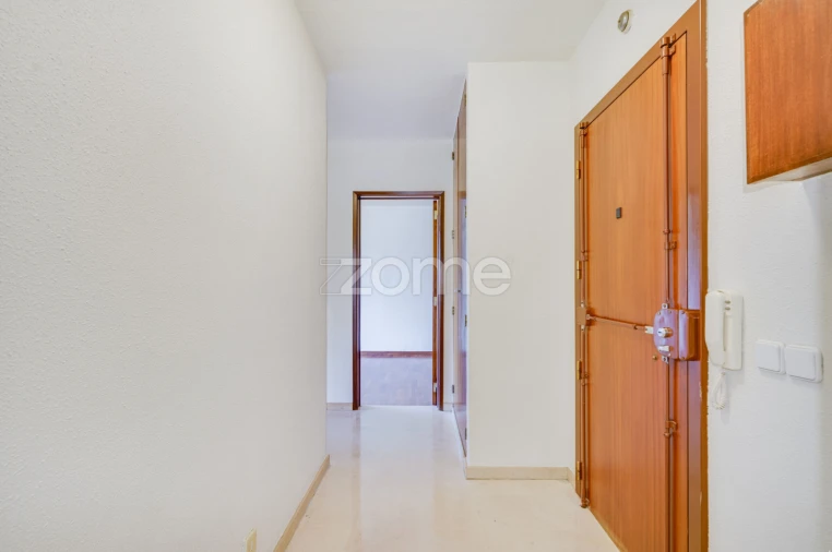 Apartamento T2 para Arrendamento em Lumiar Foto 14