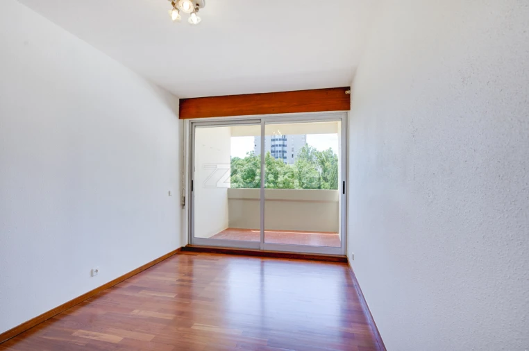 Apartamento T2 para Arrendamento em Lumiar Foto 15