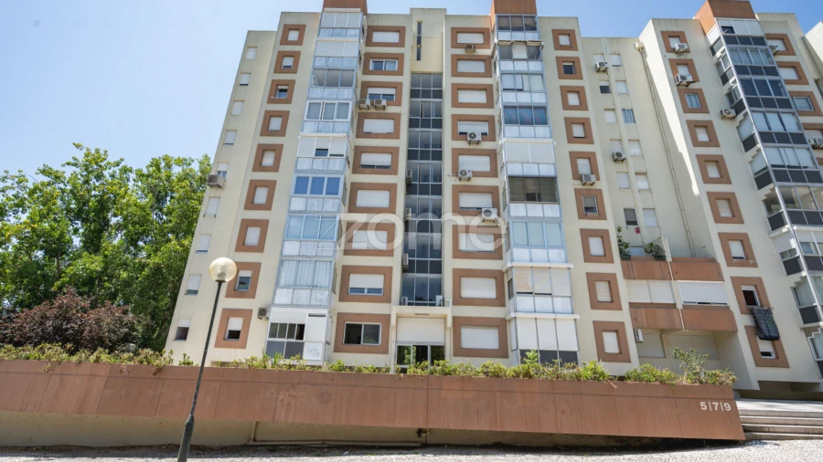Apartamento T2 para Arrendamento em Lumiar