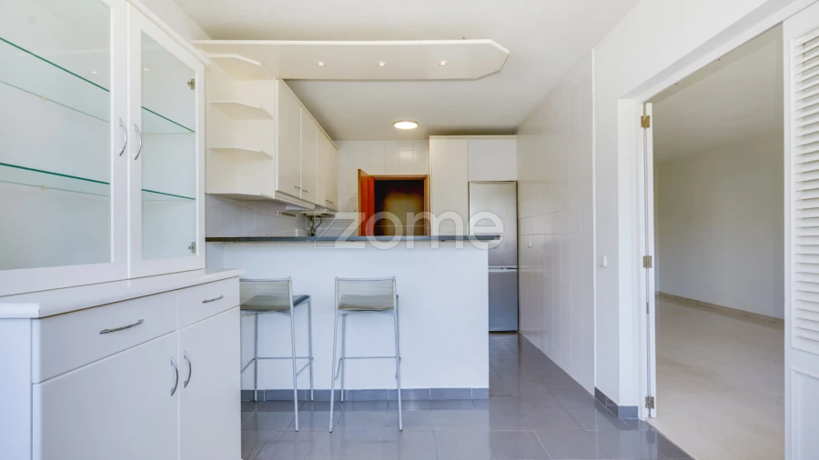 Apartamento T2 para Arrendamento em Lumiar