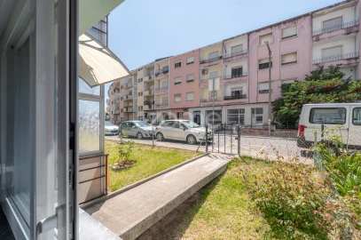 Apartamento T2 para Venda em Santo Antonio dos Olivais
