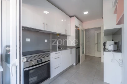 Apartamento T2 para Venda em Santo Antonio dos Olivais