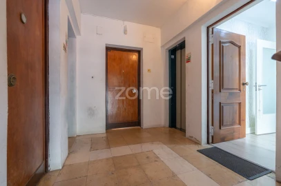 Apartamento T2 para Venda em Santo Antonio dos Olivais