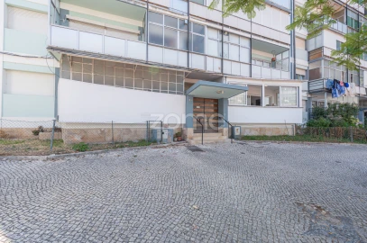 Apartamento T2 para Venda em Santo Antonio dos Olivais