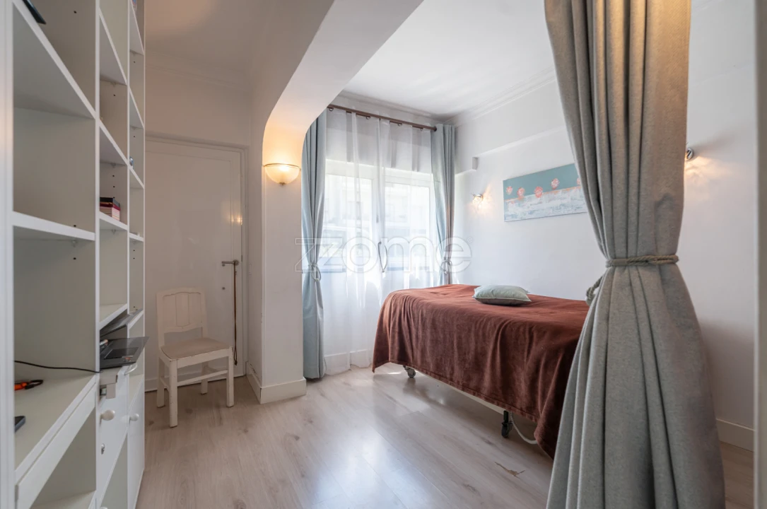 Apartamento T2 para Venda em Santo Antonio dos Olivais Foto 4