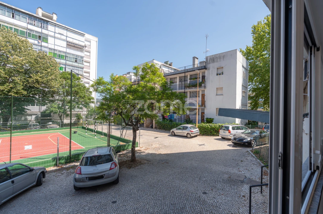 Apartamento T2 para Venda em Santo Antonio dos Olivais Foto 19