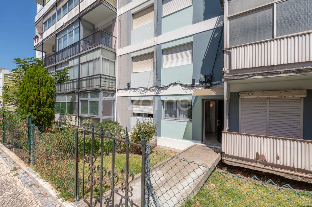 Apartamento T2 para Venda em Santo Antonio dos Olivais Foto 25