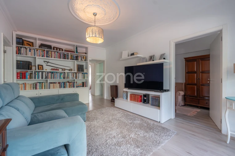 Apartamento T2 para Venda em Santo Antonio dos Olivais Foto 24