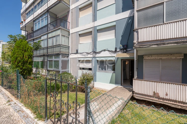 Apartamento T2 para Venda em Santo Antonio dos Olivais Foto 25